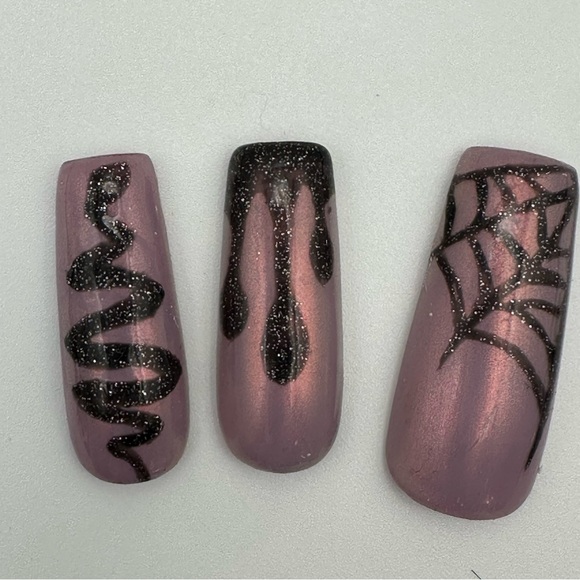 Wicked Web - Picture 3 of 7